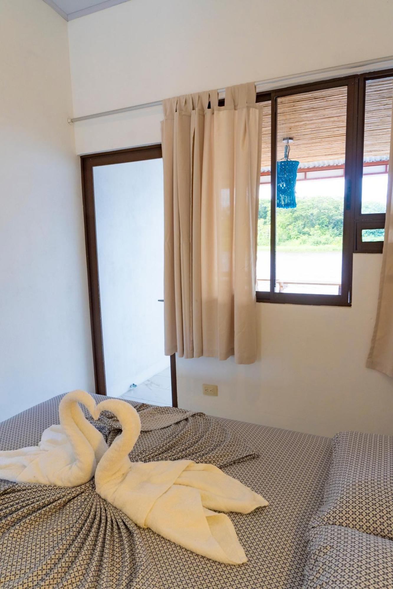 Hotel Pura Natura Riverside تورتوجويرو المظهر الخارجي الصورة