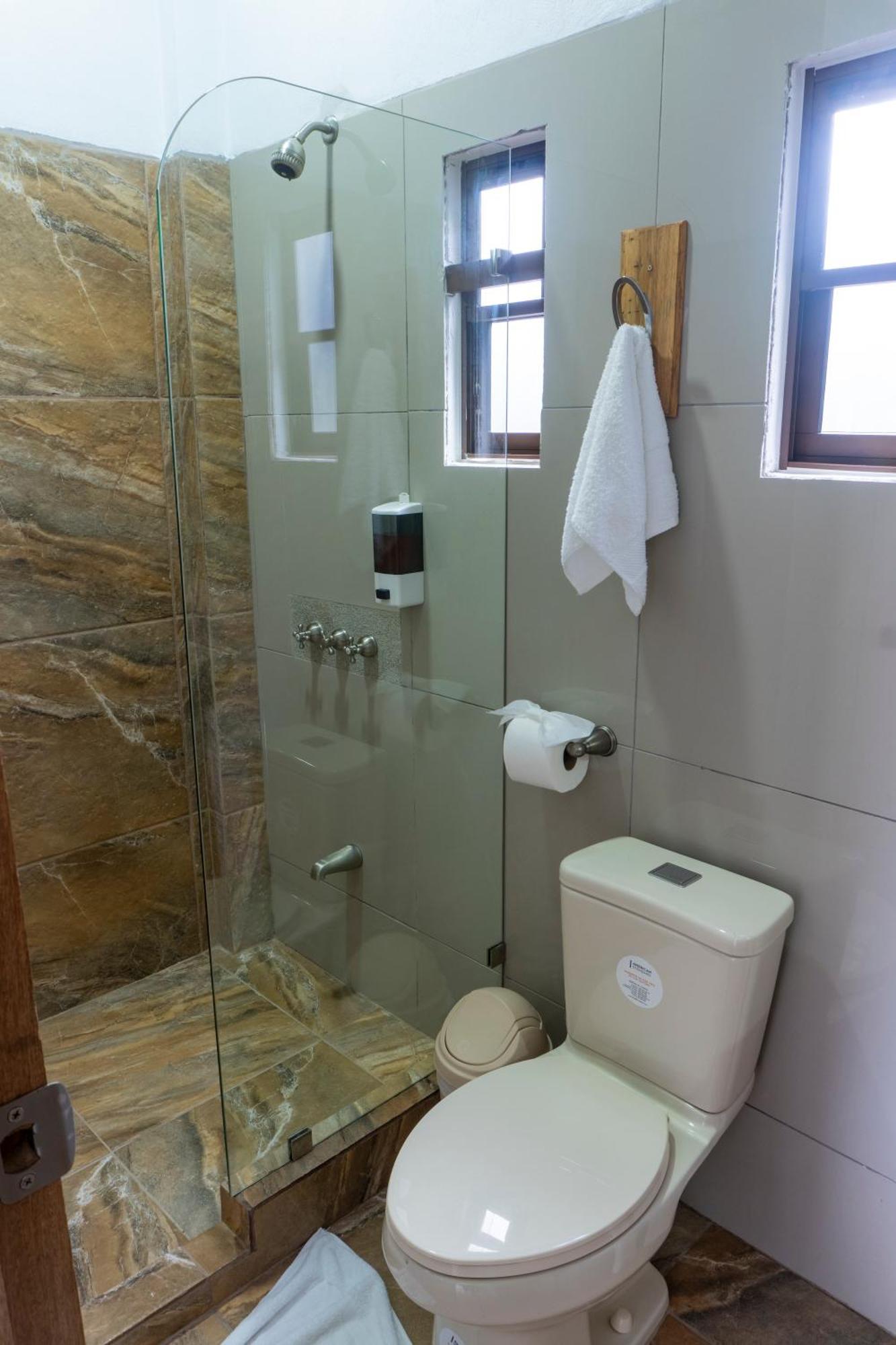 Hotel Pura Natura Riverside تورتوجويرو المظهر الخارجي الصورة